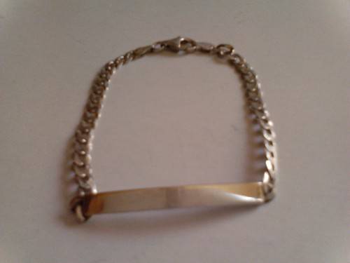 NICE ID BRACELET 19.5cm- STILL LIKE NEW, WEIGH 7.3g & 5mm WIDTH, SEE BELOW.