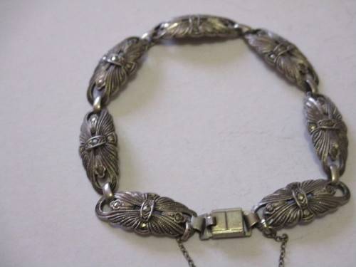 NICE ANTIQUE 18cm STERLING SILVER BRACELET IN VERY GOOD CONDITION, WEIGH 13.6g - SEE BELOW.