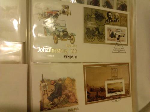 VERY CLEAN MIXED FIRST DAY COVERS IN FLIP FILE, SOME WITH MINISHEETS- SEE ALL SCANS.