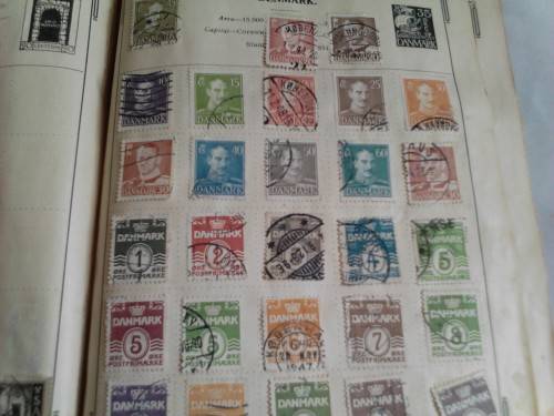 HUGE STAMP COLLECTION IN MEDIUM STANLEY GIBBONS ALBUM , 200 PAGES- GOOD VALUE!!! - SEE BELOW