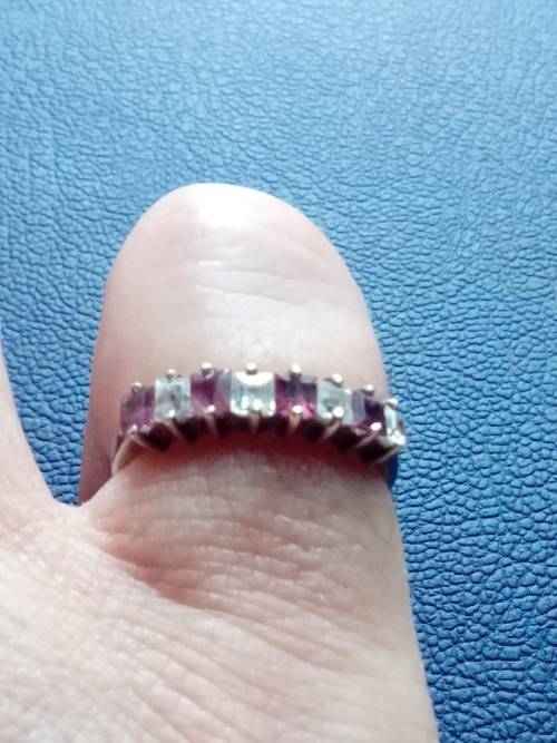 BEAUTIFUL 925. STERLING SILVER RING (8 Stones) - WIDTH TOP 4mm - SIZE L1/2 - PLEASE READ BELOW.