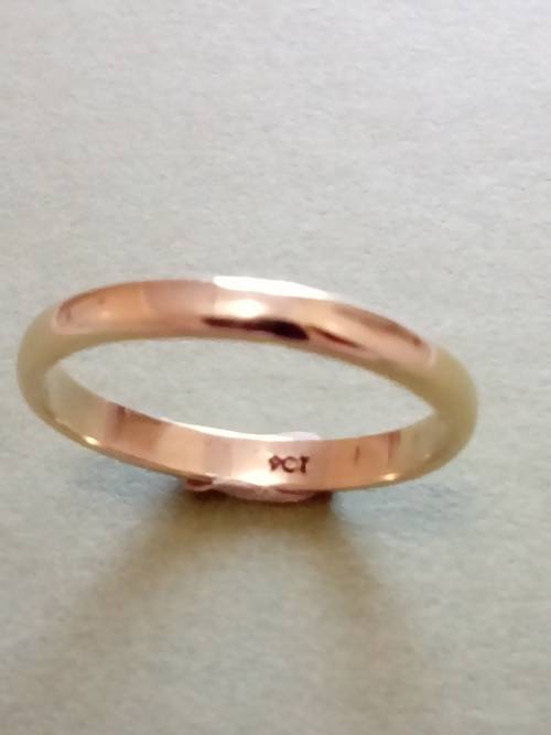 LOVELY SOLID 9CT YELLOW GOLD 3mm D-SHAPE BAND -  SIZE S - WEIGHT 3.4g - PLEASE READ BELOW