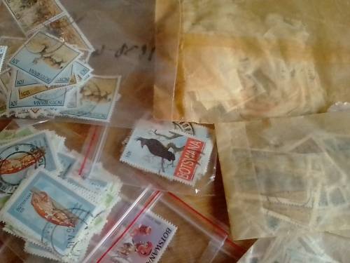 BOTSWANA - HUGE LOT, MOSTLY OF PAPER - FINE USED - GREAT VALUE - SEE AND READ BELOW.