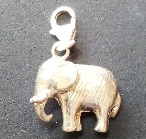 GORGEOUS ELEPHANT SILVER 925. CHARM WITH LOBSTER CLASP - WEIGHT 3.7g - READ BELOW.