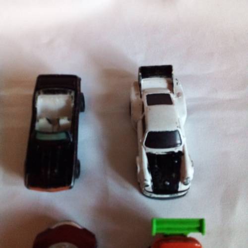 13x HOTWHEELS MODEL CARS (BID IS PER ITEM) - PLEASE READ BELOW.
