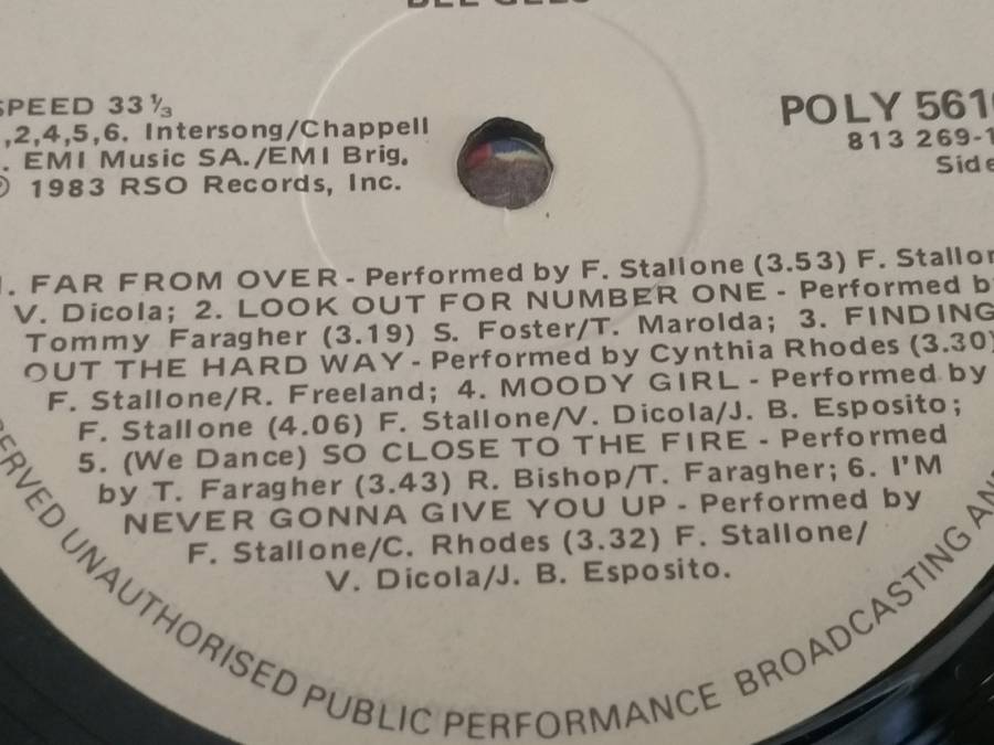 STAYING ALIVE (ORIGINAL PICTURE SOUNDTRACK) - VINYL IN EXCELLENT CONDITION - SEE BELOW FOR INFO.