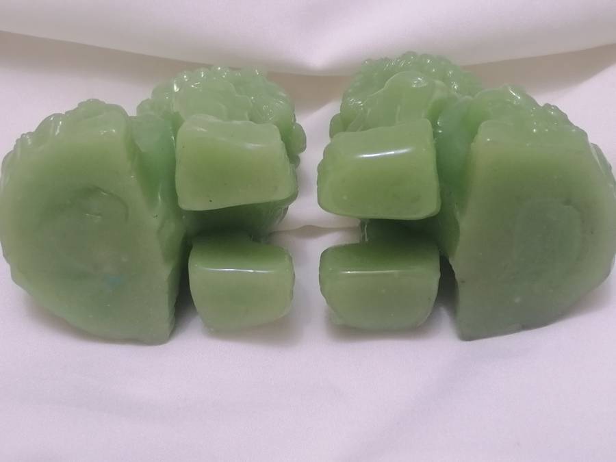 STUNNING VINTAGE - 2x CARVED JADE GREEN TEMPLE CHINESE FOO DOGS - GREAT VALUE - PLEASE READ BELOW.