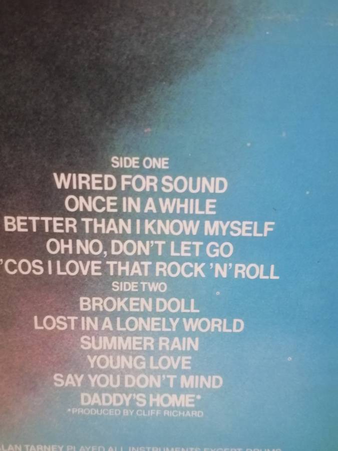CLIFF RICHARD (WIRED FOR SOUND) - VINYL IN VERY GOOD CONDITION - SEE BELOW FOR INFO.
