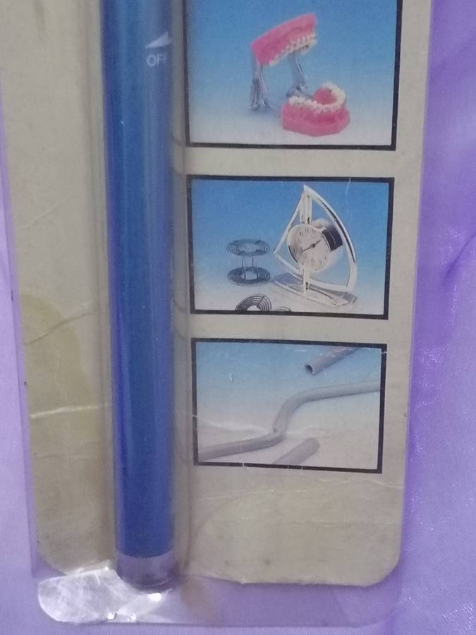 VINTAGE - PENCIL TORCH - STILL IN ORIGINAL PACKAGING - VERY GOOD CONDITION - PLEASE READ BELOW.