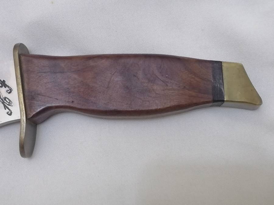 VINTAGE - STUNNING HANDMADE HUNTERS KNIFE - GOOD CONDITION - PLEASE READ BELOW.