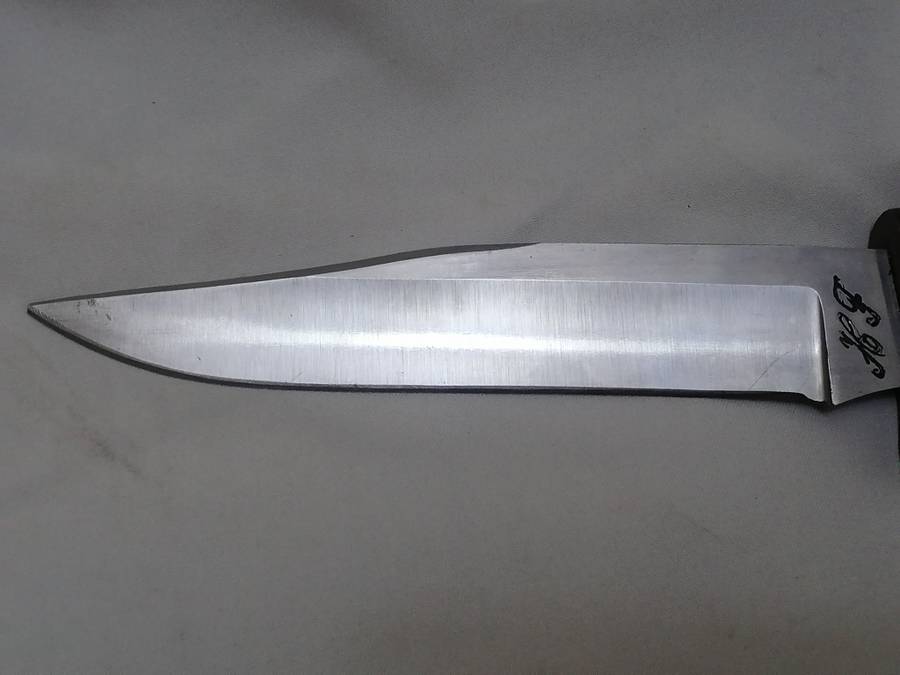 VINTAGE - STUNNING HANDMADE HUNTERS KNIFE - GOOD CONDITION - PLEASE READ BELOW.