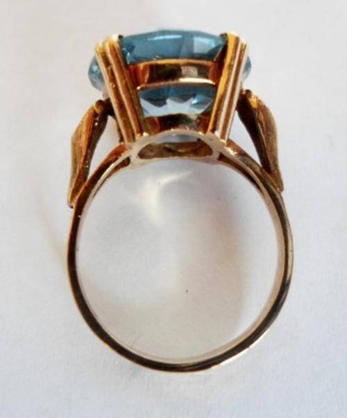 GORGEOUS!! LARGE VINTAGE 9ct ROSE GOLD & BLUE TOPAZ RING SIZE O 6.4gr GORGEOUS!! LARGE VINTAGE 9ct