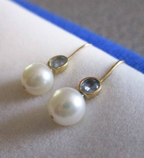 SOLID 9 CARAT GOLD GENUINE SEAWATER AKOYA OYSTER PEARL & TANZANITE EARRINGS 9CT!