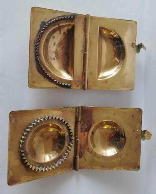 BRASS PIE MAKERS
