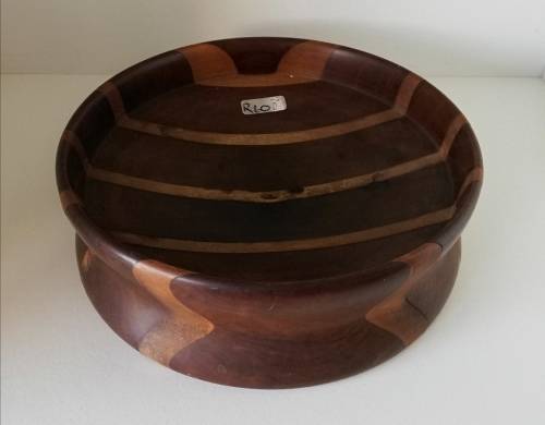 Round wooden bowl