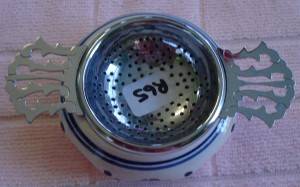 Delft Teastrainer and Holder