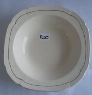Beautiful Vintage Alfred Meakin Dessert Bowls.