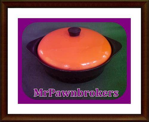Round  Cast Iron / Enamel Pot