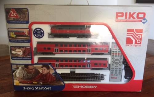 German Model Train - Digital Double Starter Set incl. some buildings.