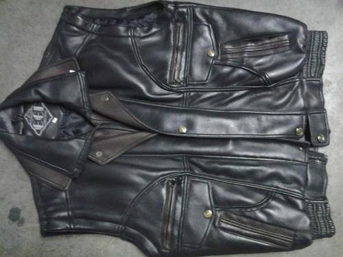 Geniun leather short sleeve jacket pre-owned size medium postage R75