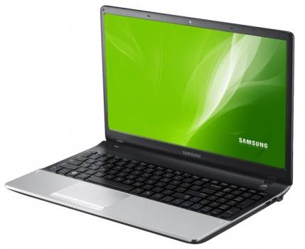 Samsung Notebook. 17'3" LED HD. 1gb Graphics - 1TB hdd. bluetooth.much more