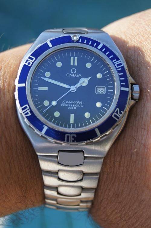 OMEGA SEAMASTER 200m GENTS  MINT     NO RESERVES