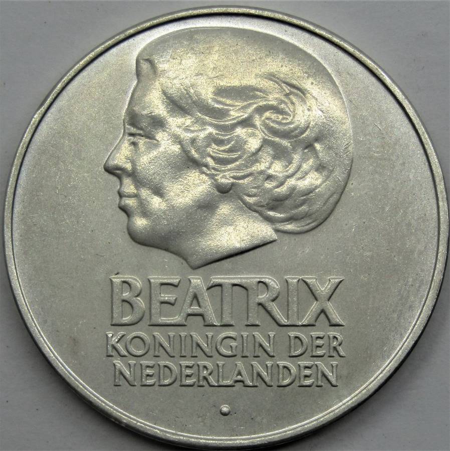 1982 Netherlands  50 Gulden ( 25 grams Sterling Silver)