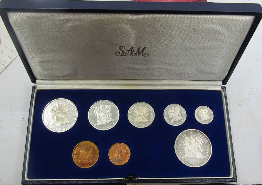 1986 Republic of South Africa Proof Set in original box of issue-