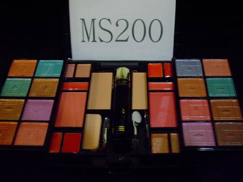 Kiss Beauty Dream Color Combination Make up Sets