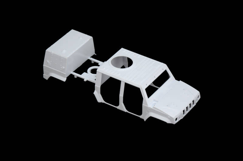 Italeri  1:35 LMV Lince  United Nations