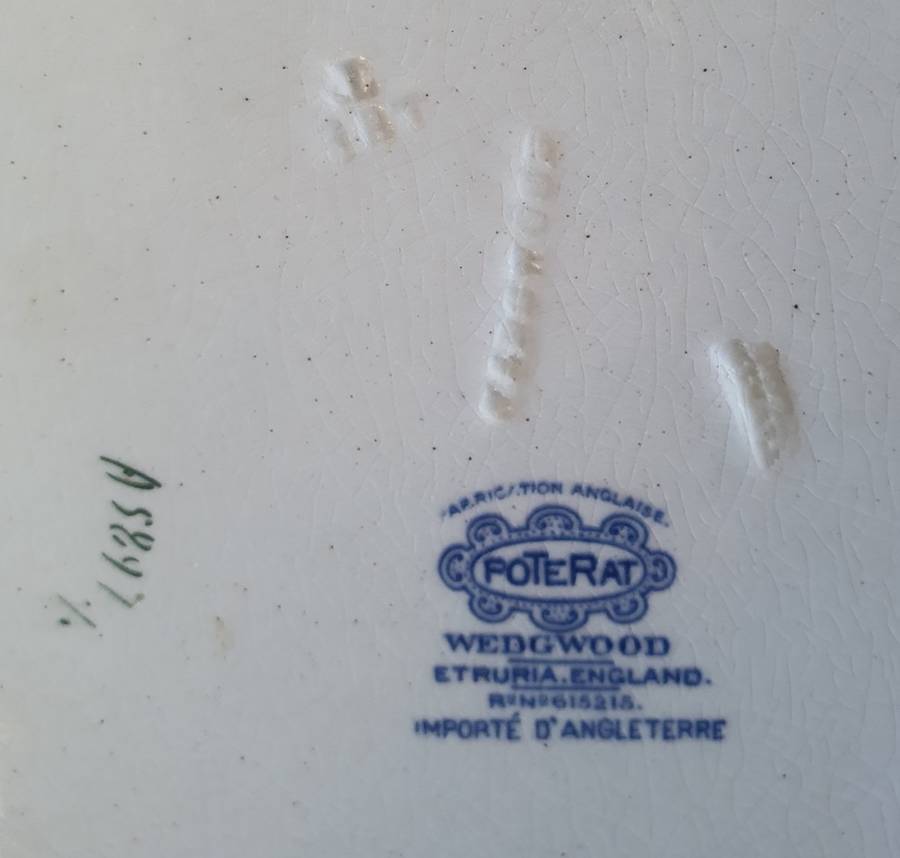 WEDGEWOOD POTERAT Dinner Plate * RARE* 1920`s