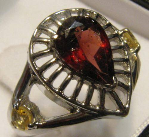 Stunning genuine garnet and citrine ring in .925 sterling silver