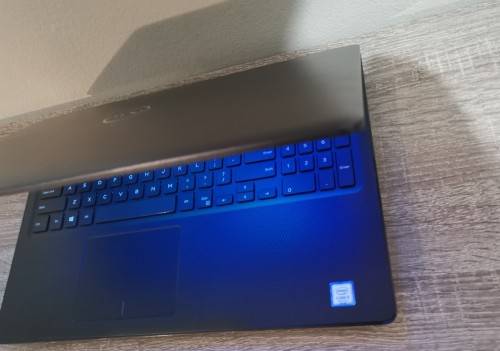 MINT CONDITION DELL i5 7th Gen 4 GB RAM  1 TB SATA lll DRIVE