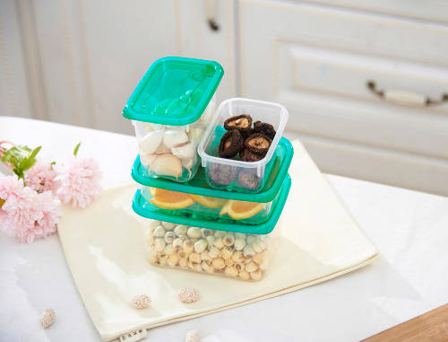 17 Piece Plastic Food Storage Containers Set - Microwave & Dishwasher Safe [Second hand]