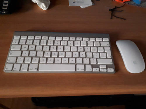 Apple bluetooth keyboard & magic mouse