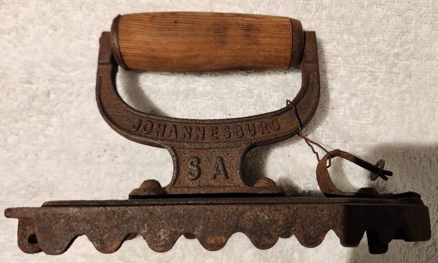Antique Coal Iron - Phoenix Foundry Ltd Johannesburg - See pictures for condition