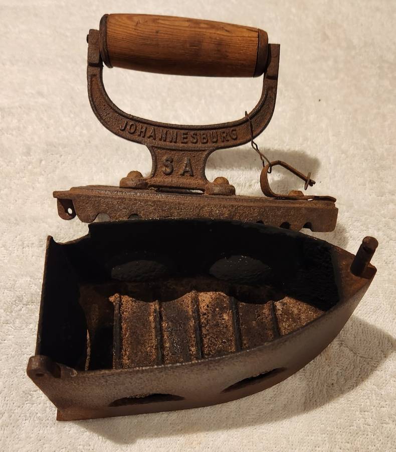 Antique Coal Iron - Phoenix Foundry Ltd Johannesburg - See pictures for condition