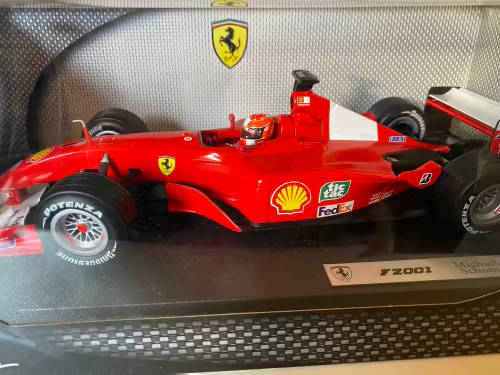 Michael Schumacher - Ferrari 2001 (Hotwheels 1:18)
