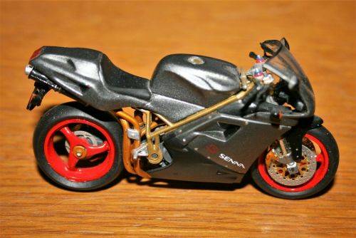Ayrton Senna Edition Ducati 916 (Rare ONYX in unopened box 1:24)