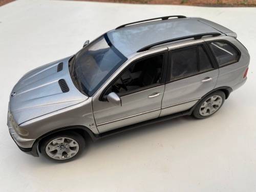 BMW X5 (1:18 Welly)