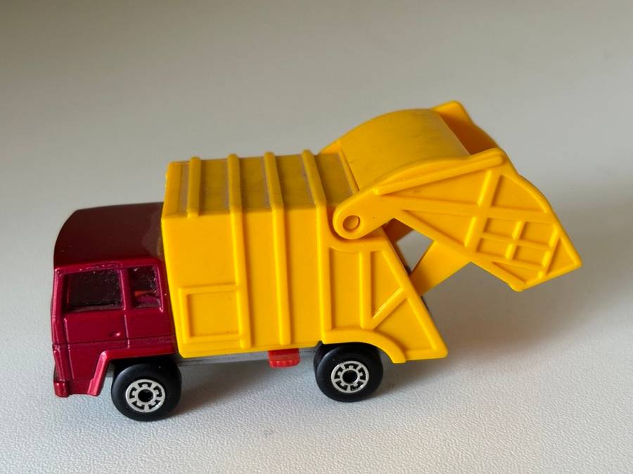Refuse Truck 1979 no.36 (Lesney Matchbox +/-1:64 - Made in England)