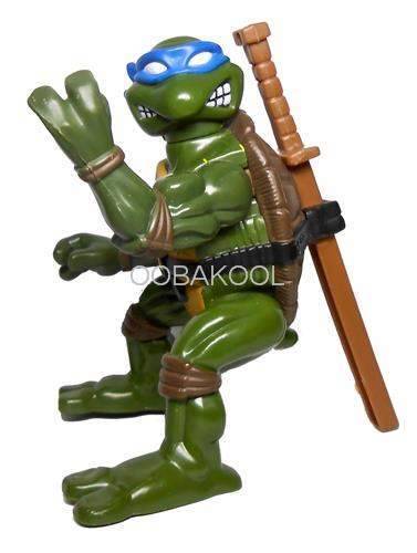 TEENAGE MUTANT NINJA TURTLES / LEONARDO BACK FLIPPING / 1993 / VINTAGE 11cm OobaKool Action Figure