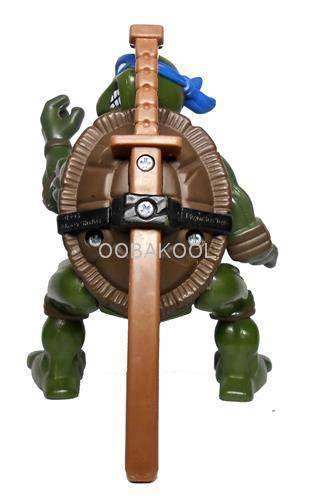 TEENAGE MUTANT NINJA TURTLES / LEONARDO BACK FLIPPING / 1993 / VINTAGE 11cm OobaKool Action Figure