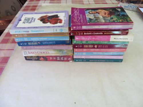 16 MILLS AND BOON AND OTHER LOVE STORIES - AS PER SCAN - WILL COMBINE POSTAGE