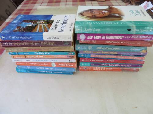 18 MILLS AND BOON AND OTHER LOVE STORIES - AS PER SCAN - WILL COMBINE POSTAGE