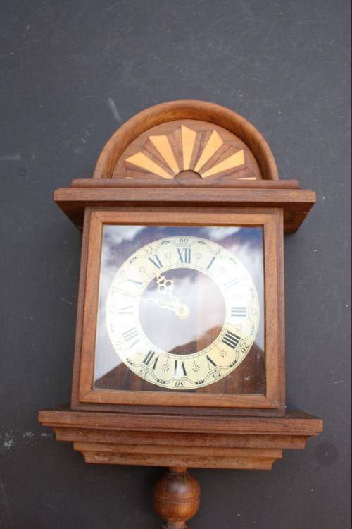BEAUTIFUL WOODEN CLOCK - KIENZLE QUARTZ - GERMANY - 210 X 80 MM - 300 MM HIGH - PLEASE HAVE A LOOK