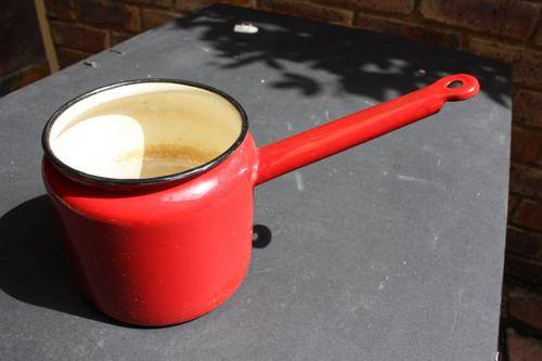 ENAMEL POT - 130 MM DIAM. - 135 MM HIGH - CLEARANCE SALE
