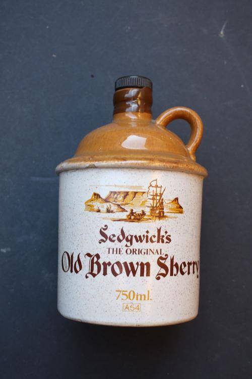 STONEWARE DECANTER - SEDGWICK'S - OLD BROWN SHERRY - 750 ML - PLEASE HAVE A LOOK