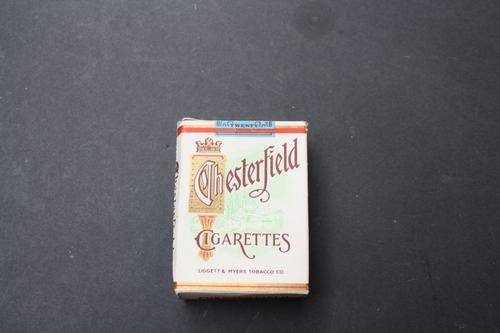 CARDBOARD CIGARETTE BOX - CHESTERFIELD - PLEASE HAVE A LOOK