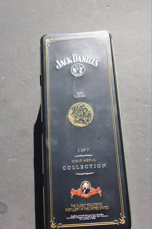 JACK DANIEL'S BOX - GOLD COLLECTION - NO.2 OF 7 - PLEASE HAVE A LOOK